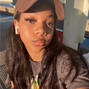 Meet your Posher, Talia